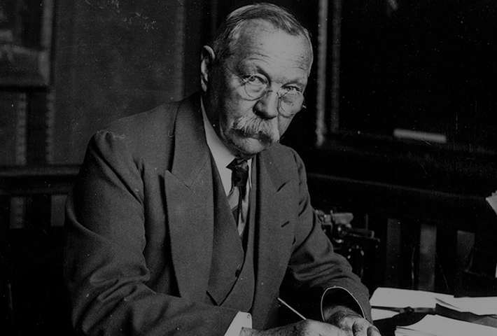 155 лет со дня рождения английского писателя Артура Конан - Дойла.