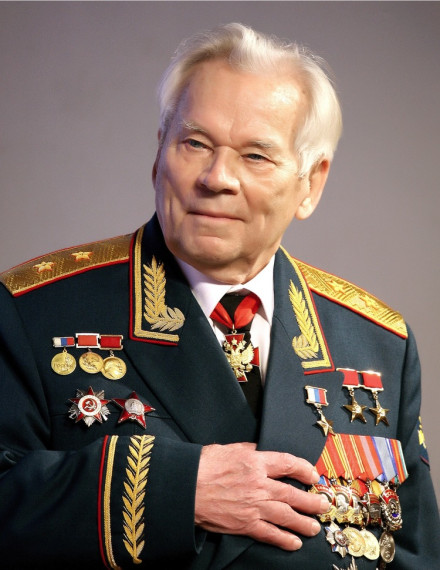 Михаил Тимофеевич Калашников.